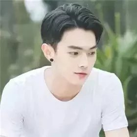 贡纯健俊